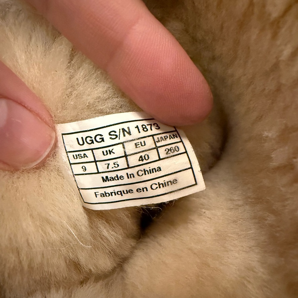 Original Ugg Australia Bailey Button Triplet Boot… - image 5